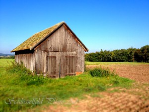 Hütte zwischen Heuchelheim Rambach Schlüsselfeld-News Wald Wiesen Himmel Sonne