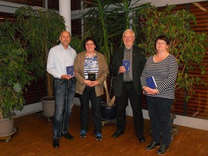 Neues Gotteslob im Pfarrzentrum Schlüsselfeld vorgestellt. (von links nach rechts) Thomas Wächtler (Pfarrei Schlüsselfeld), Gertrud Ebitsch-Frank (Kuratie Reichmannsdorf, Domkapitular Prof. Dr. Peter Wünsche und Maria Zink (Pfarrei Aschbach).