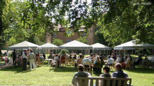 Im Hephata Garten spielt die Musik Gartenkonzert Aschbach