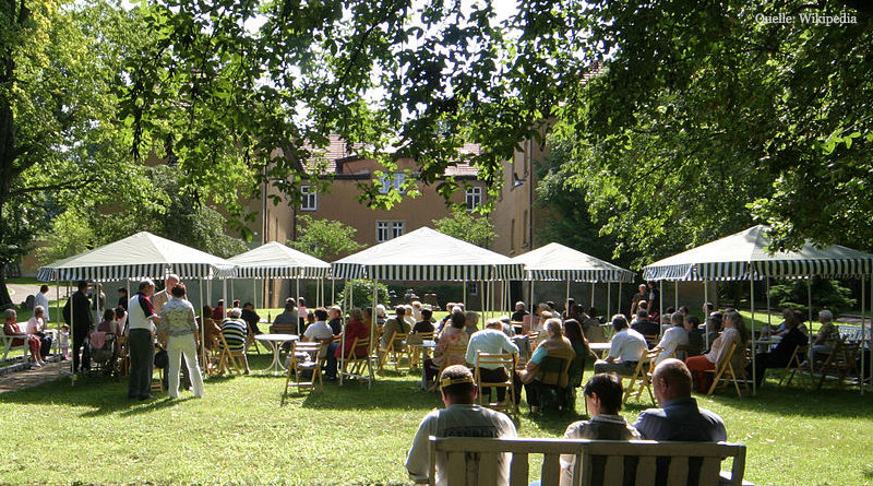 Im Hephata Garten spielt die Musik Gartenkonzert Aschbach